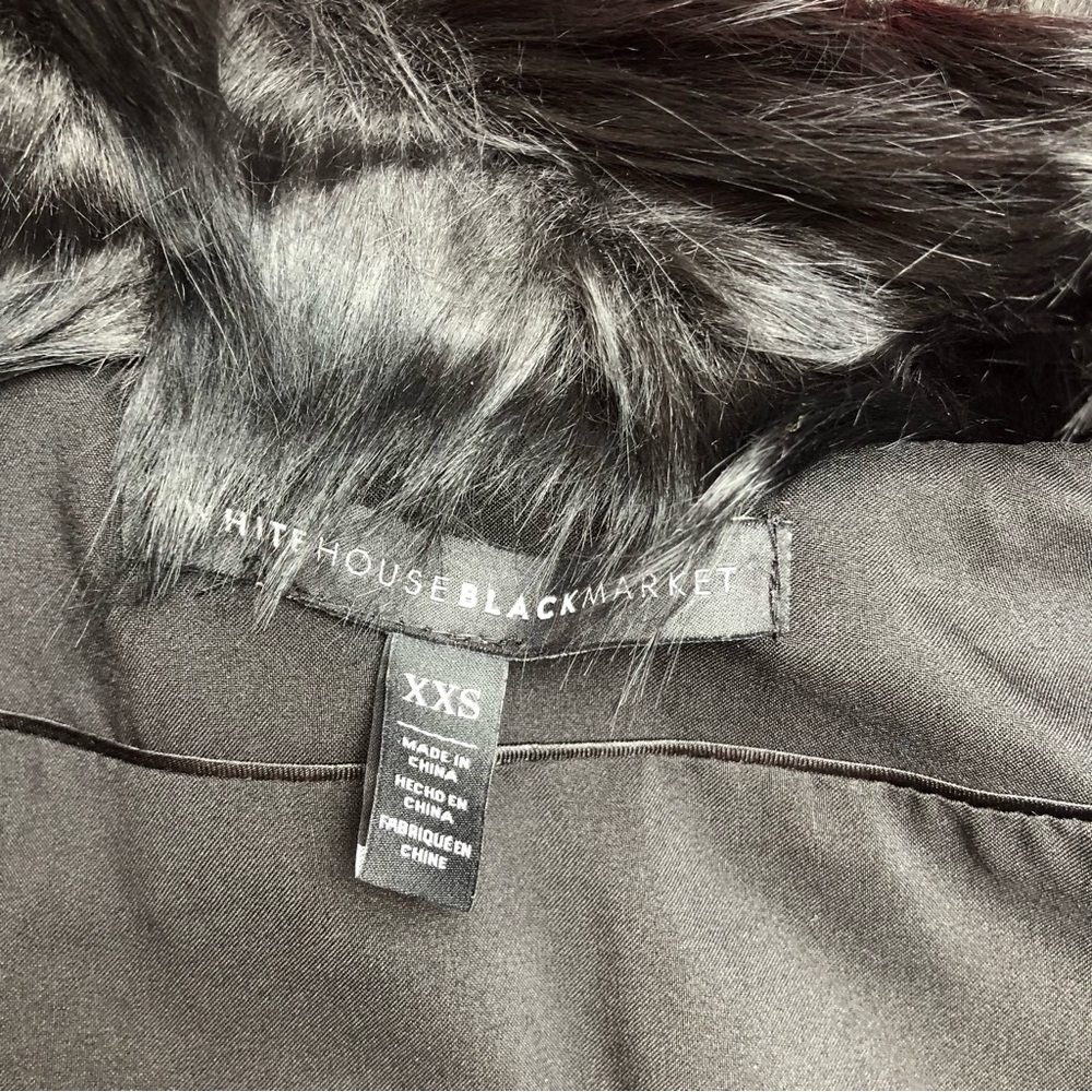 ⭐️NEW⭐️White House Black Market (WHBM) Black Faux Fur Vest - Picture 7 of 10